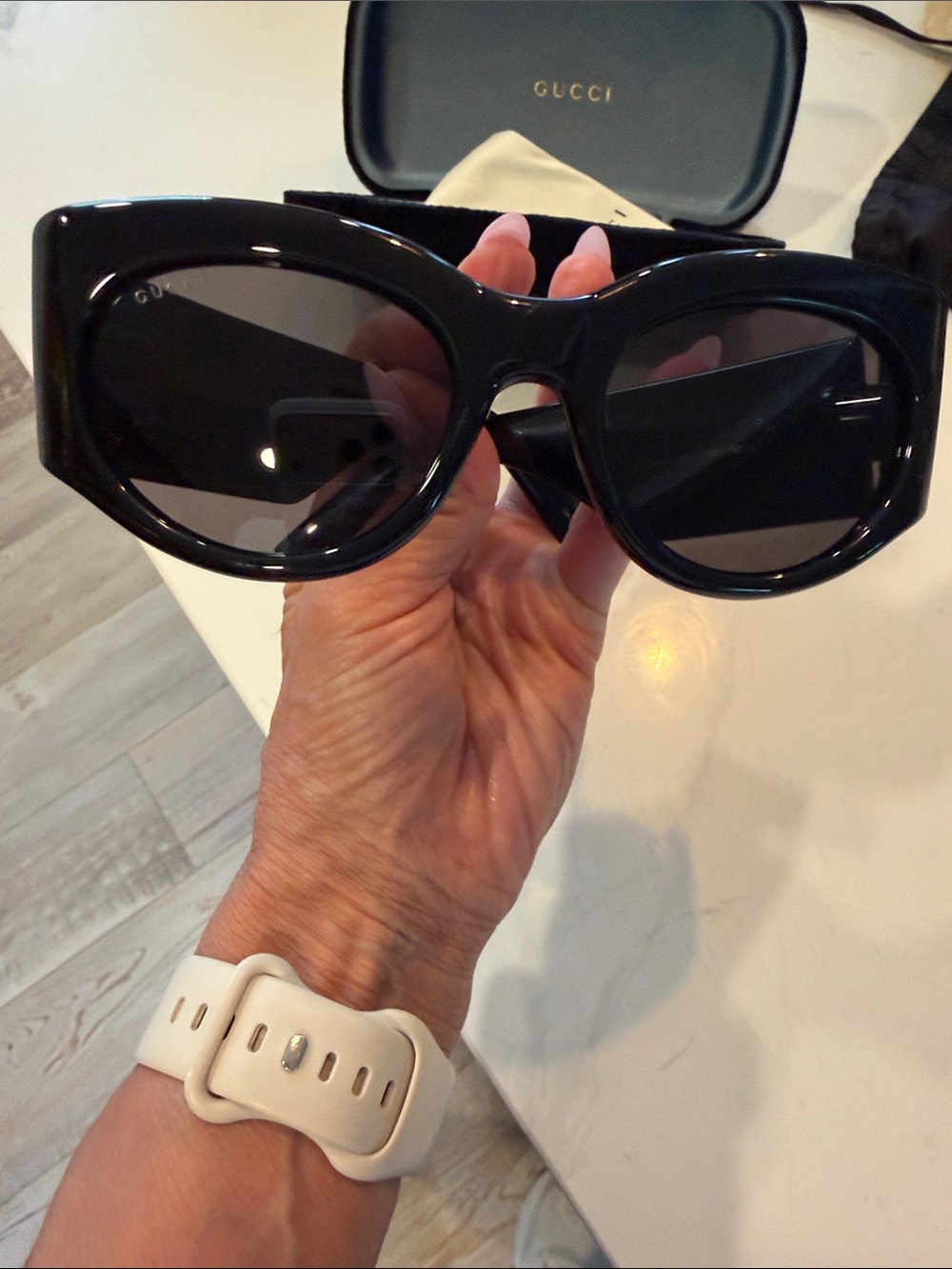Gucci Black Women's Oversized Sunglasses with Branded Case